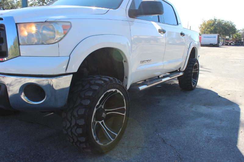 Toyota Tundra Tundra-Grade CrewMax 5.7L FFV 4WD 2011