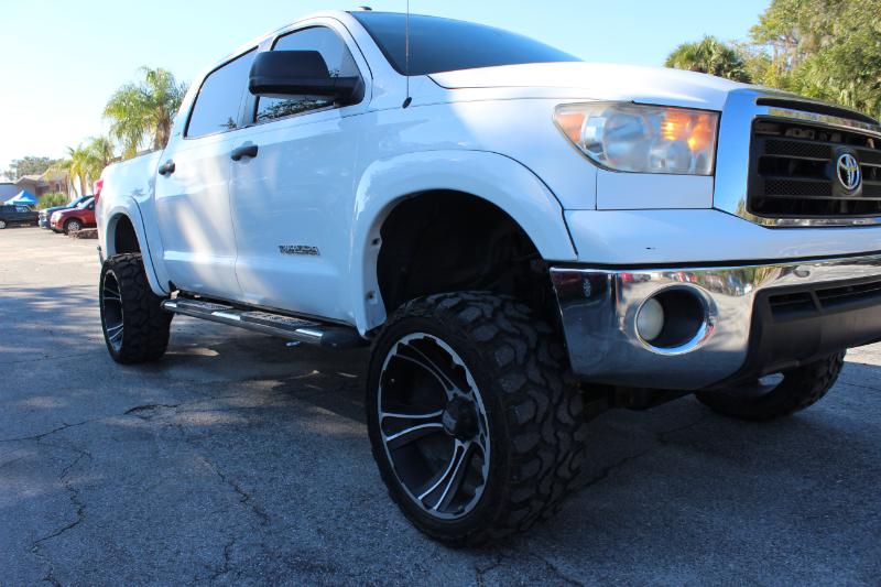 Toyota Tundra Tundra-Grade CrewMax 5.7L FFV 4WD 2011