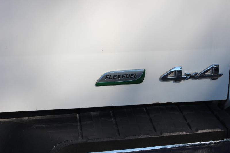 Toyota Tundra Tundra-Grade CrewMax 5.7L FFV 4WD 2011