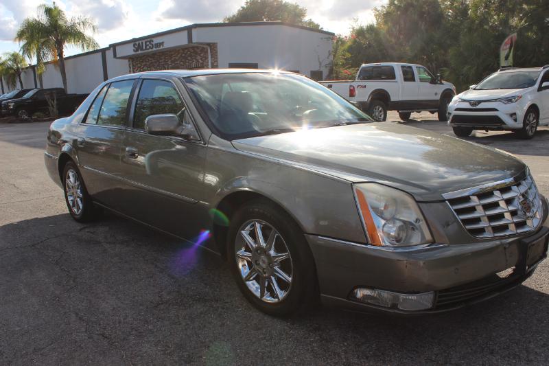 Cadillac DTS Luxury 2011