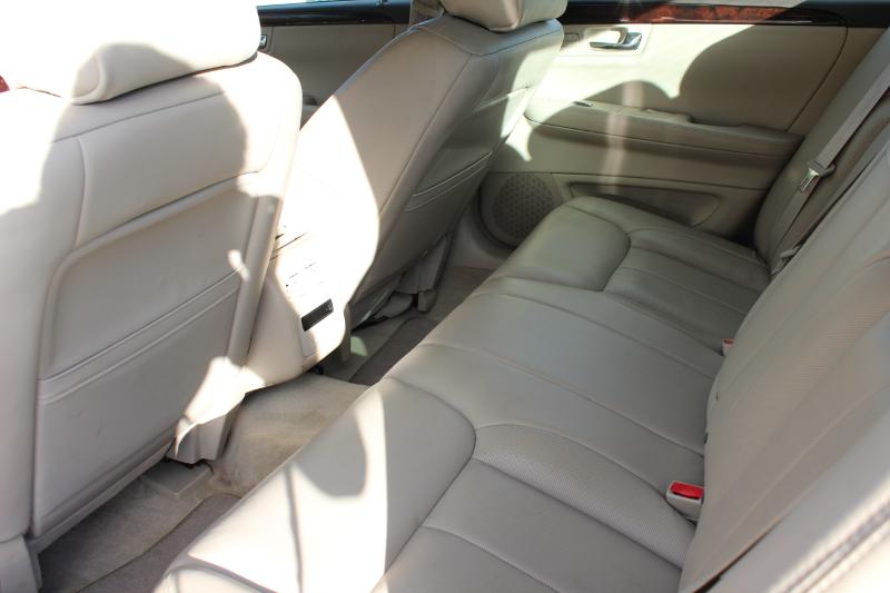 Cadillac DTS Luxury 2011