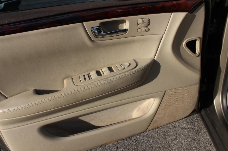 Cadillac DTS Luxury 2011