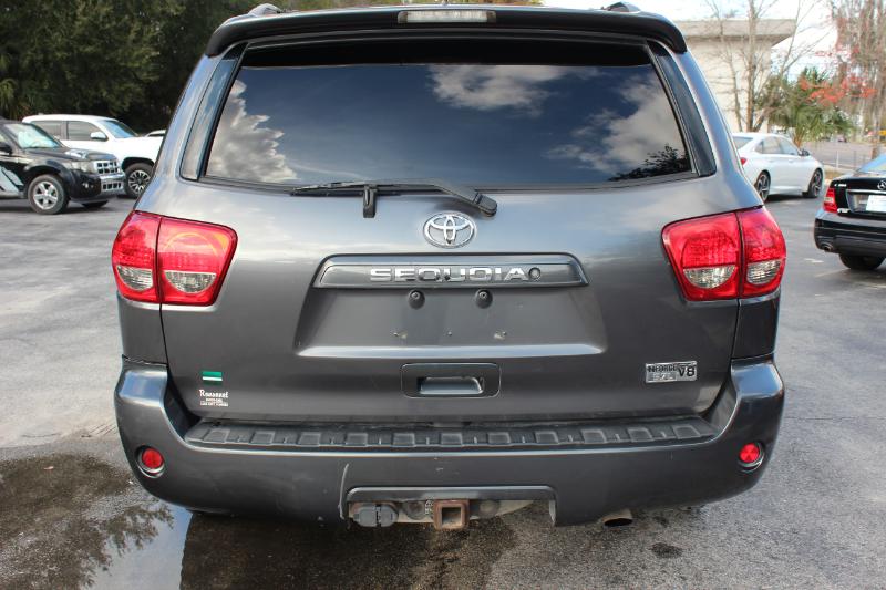 Toyota Sequoia SR5 5.7L 2WD 2011