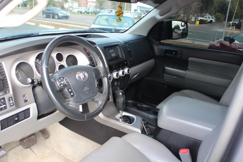 Toyota Sequoia SR5 5.7L 2WD 2011