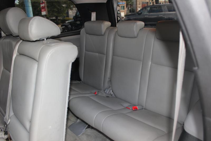 Toyota Sequoia SR5 5.7L 2WD 2011