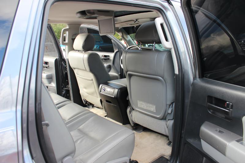 Toyota Sequoia SR5 5.7L 2WD 2011