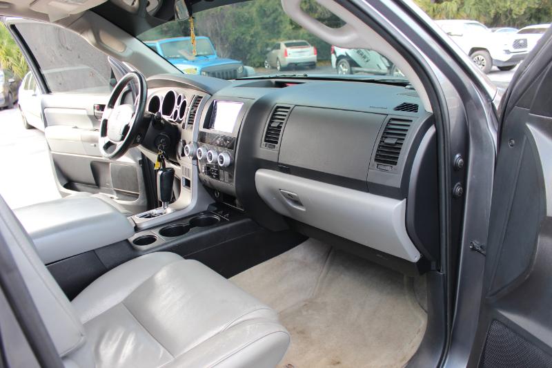 Toyota Sequoia SR5 5.7L 2WD 2011