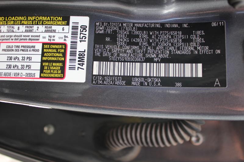 Toyota Sequoia SR5 5.7L 2WD 2011