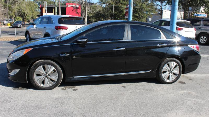 Hyundai Sonata Hybrid Sedan 2013