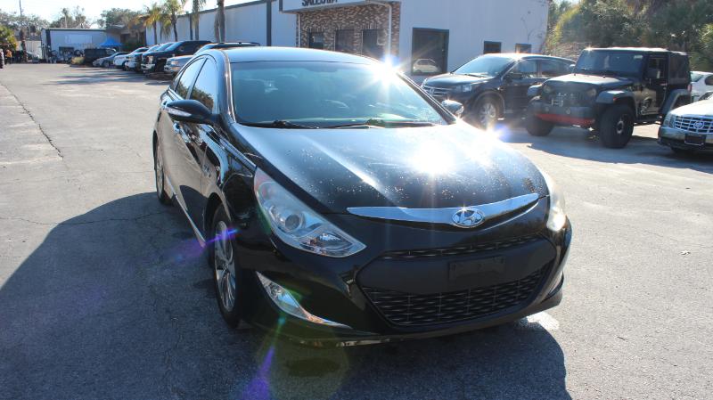 Hyundai Sonata Hybrid Sedan 2013