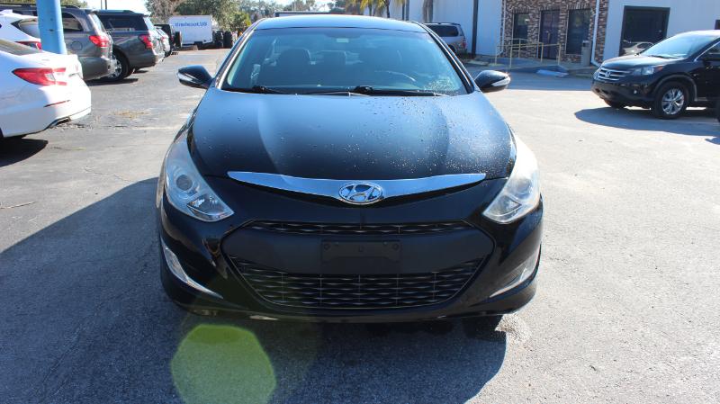 Hyundai Sonata Hybrid Sedan 2013