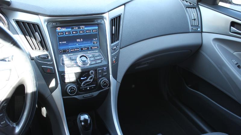 Hyundai Sonata Hybrid Sedan 2013