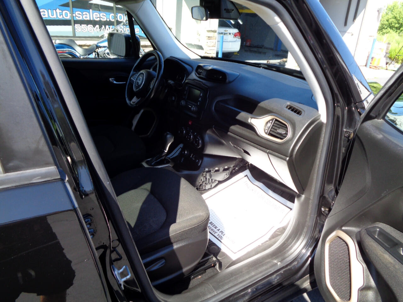 Jeep Renegade Latitude 4WD 2015 Jeep Renegade Latitude 4WD 2015