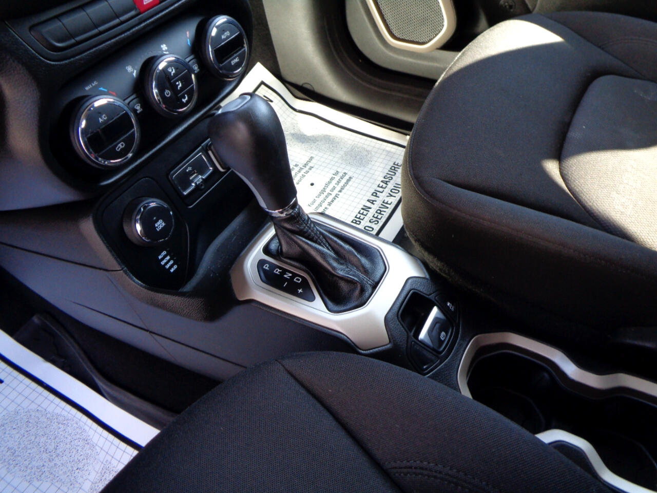 Jeep Renegade Latitude 4WD 2015 Jeep Renegade Latitude 4WD 2015