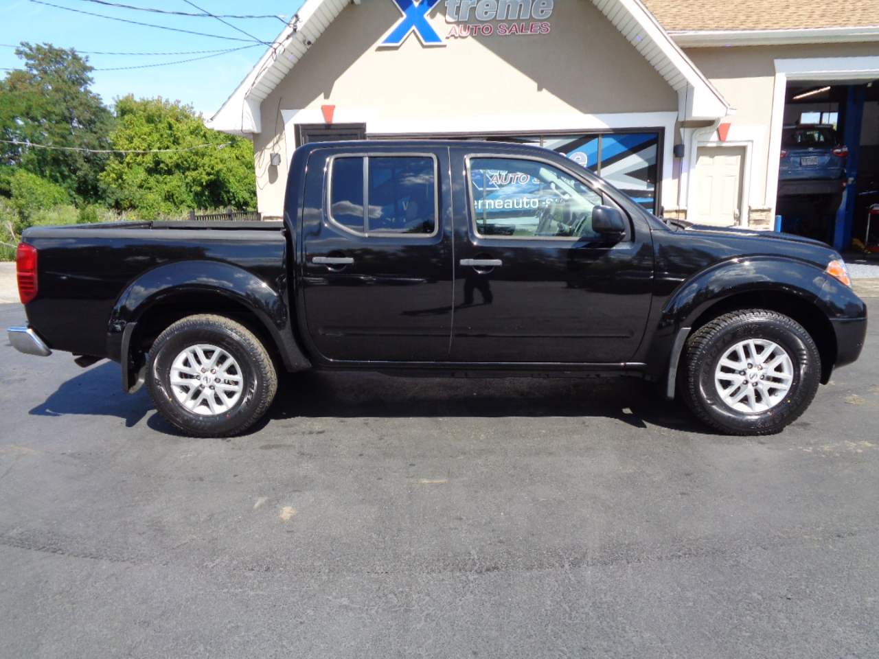 Nissan Frontier PRO-4X Crew Cab 5AT 4WD 2016 Nissan Frontier PRO-4X Crew Cab 5AT 4WD 2016
