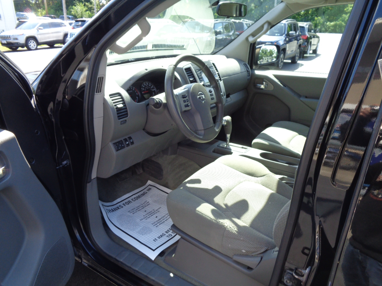 Nissan Frontier PRO-4X Crew Cab 5AT 4WD 2016 Nissan Frontier PRO-4X Crew Cab 5AT 4WD 2016