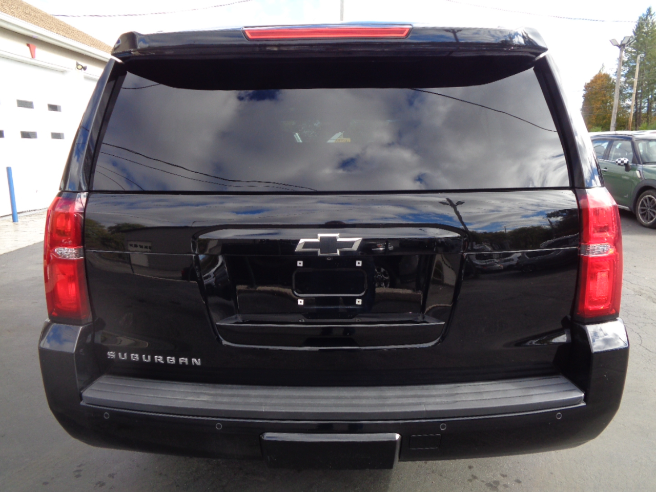 Chevrolet Suburban LT 4WD 2017 Chevrolet Suburban LT 4WD 2017