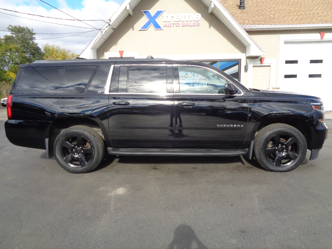 Chevrolet Suburban LT 4WD 2017 Chevrolet Suburban LT 4WD 2017