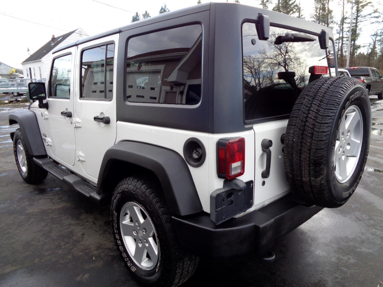 Jeep Wrangler Unlimited 4WD 4dr Sport 2011