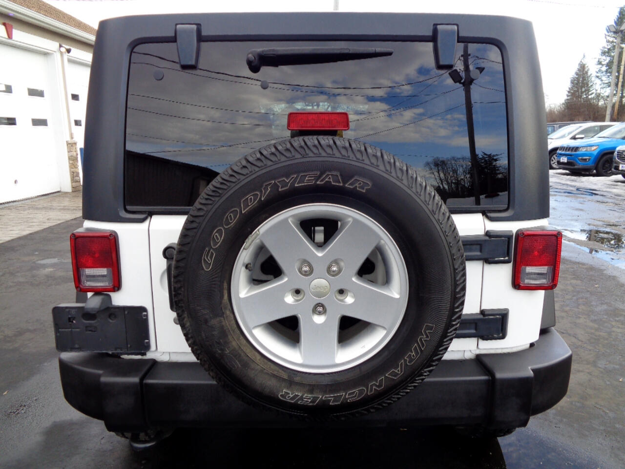 Jeep Wrangler Unlimited 4WD 4dr Sport 2011