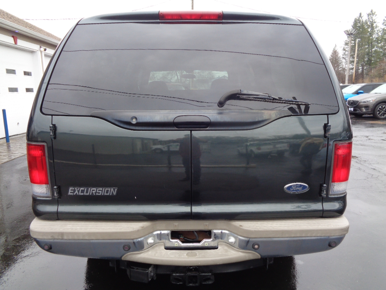 Ford Excursion 137" WB Limited 4WD 2000