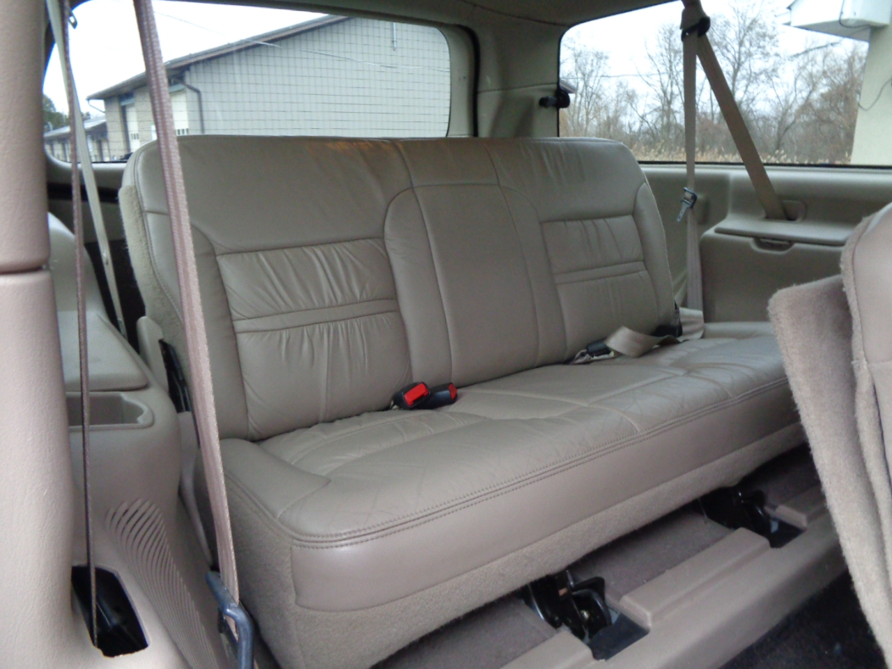 Ford Excursion 137" WB Limited 4WD 2000