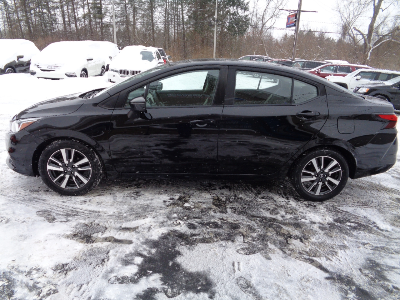Nissan Versa SV CVT 2021