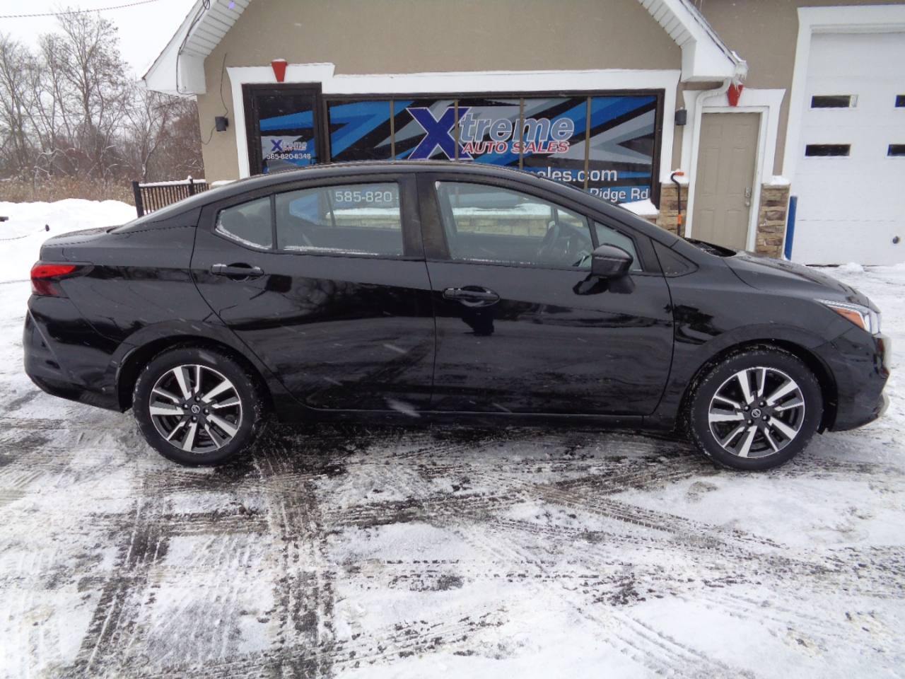 Nissan Versa SV CVT 2021