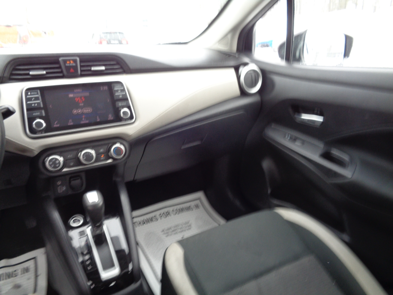 Nissan Versa SV CVT 2021