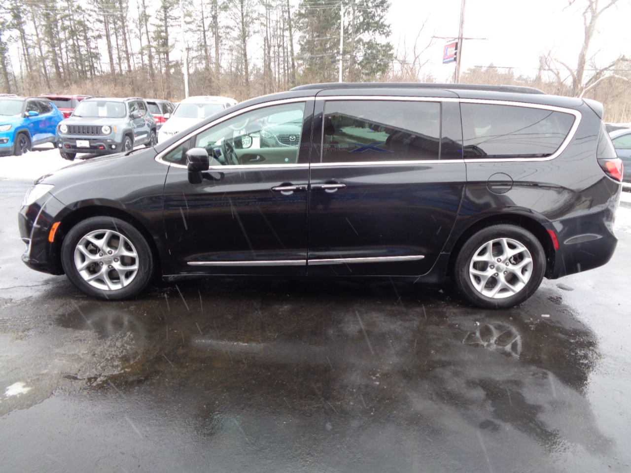 Chrysler Pacifica Touring-L FWD 2017