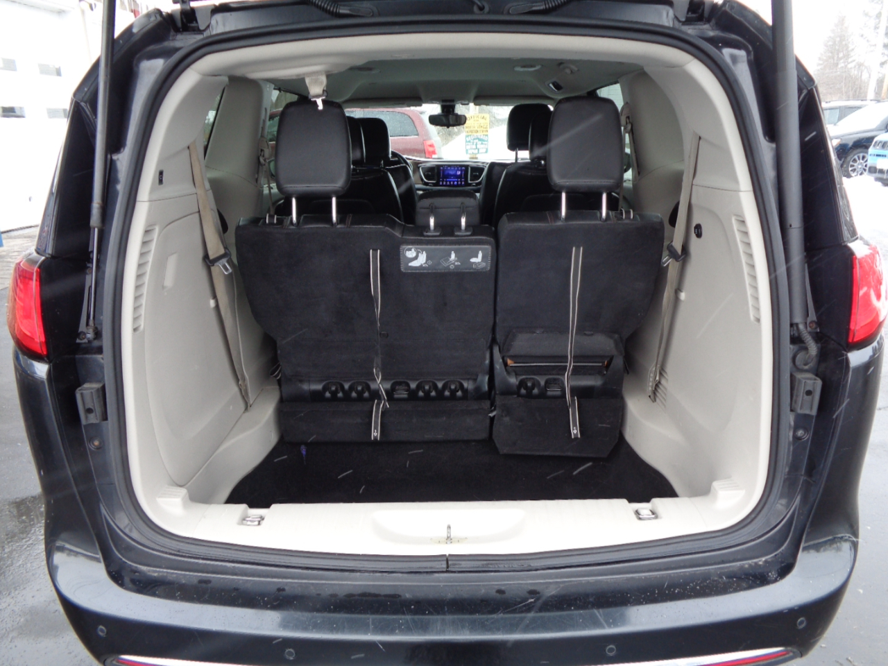 Chrysler Pacifica Touring-L FWD 2017