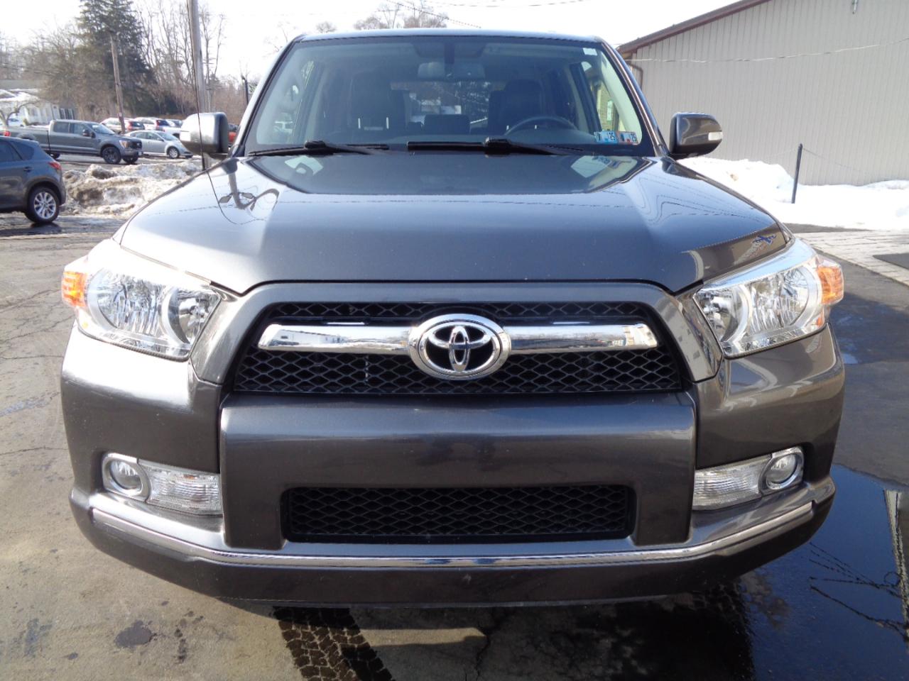 Toyota 4Runner 4WD 4dr V6 Limited (Natl) 2012