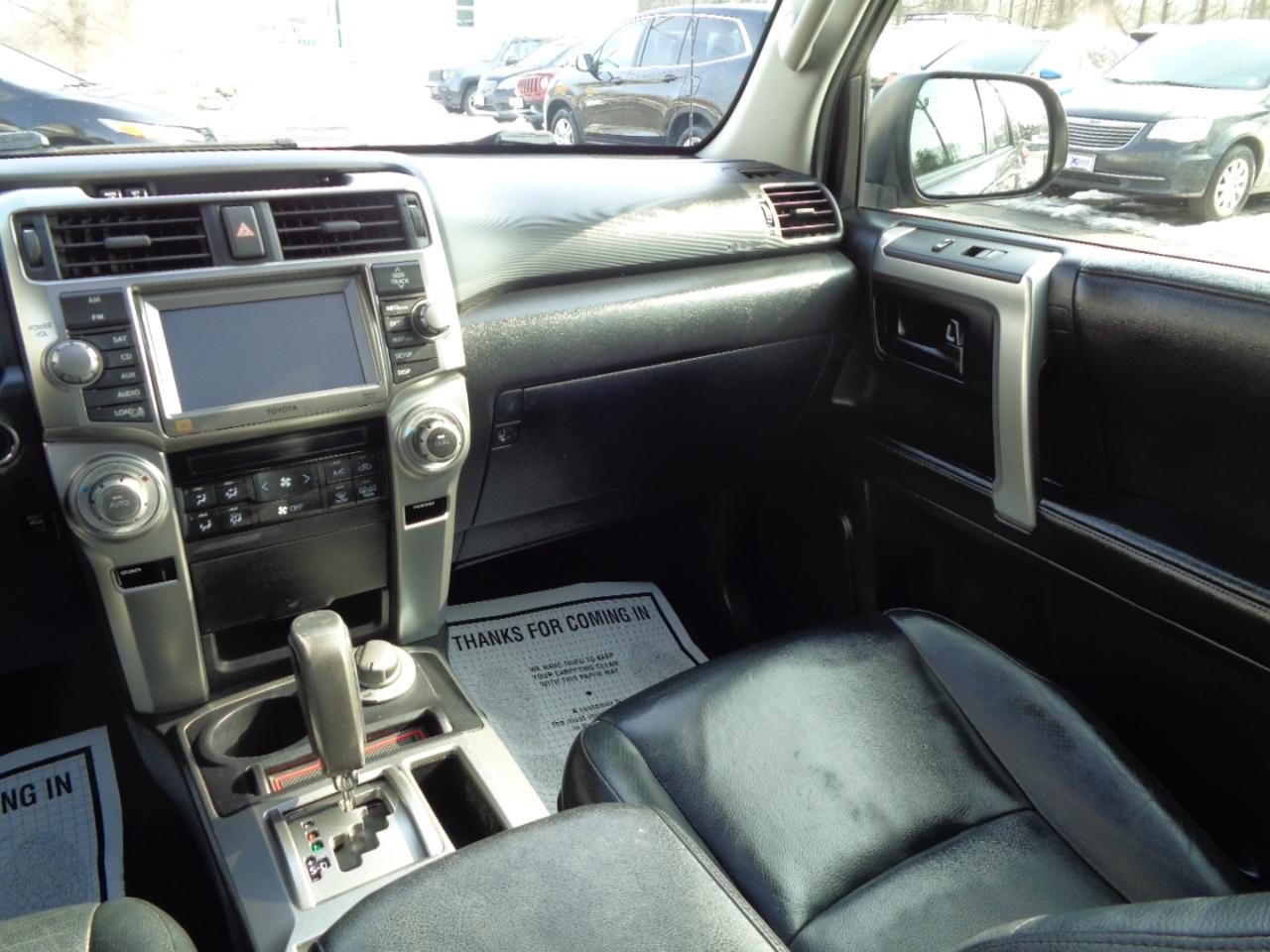 Toyota 4Runner 4WD 4dr V6 Limited (Natl) 2012