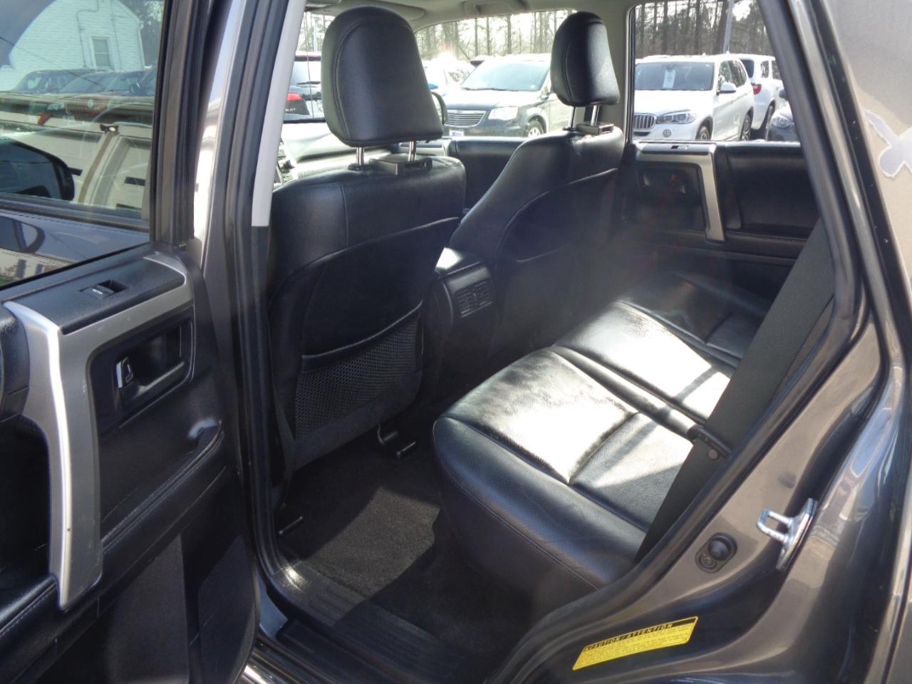 Toyota 4Runner 4WD 4dr V6 Limited (Natl) 2012