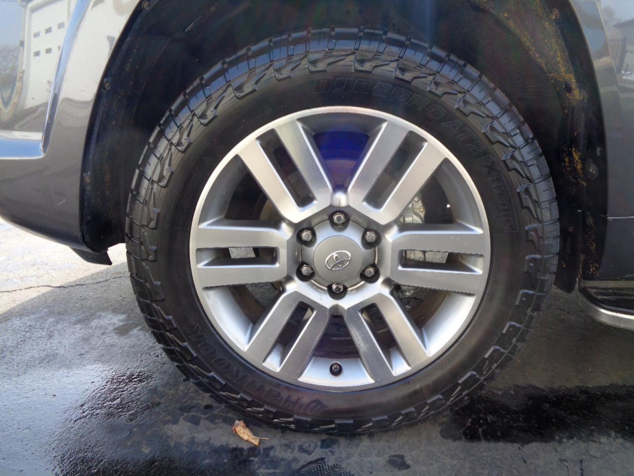 Toyota 4Runner 4WD 4dr V6 Limited (Natl) 2012