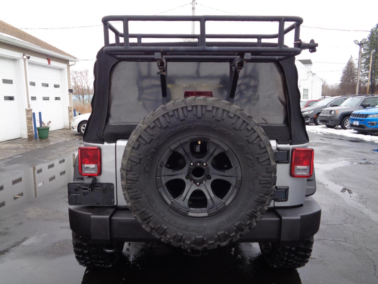 Jeep Wrangler Unlimited 4WD 4dr Sport 2016