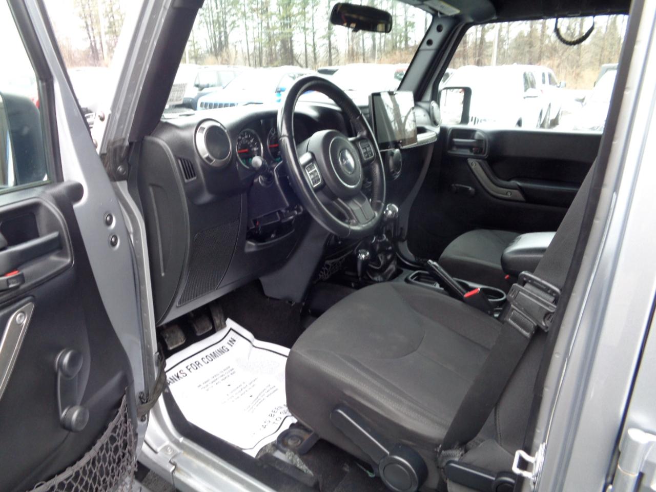 Jeep Wrangler Unlimited 4WD 4dr Sport 2016