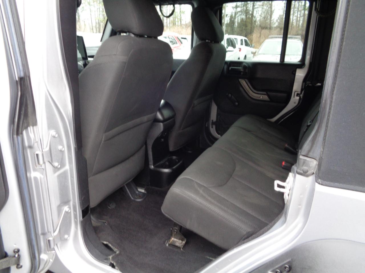 Jeep Wrangler Unlimited 4WD 4dr Sport 2016