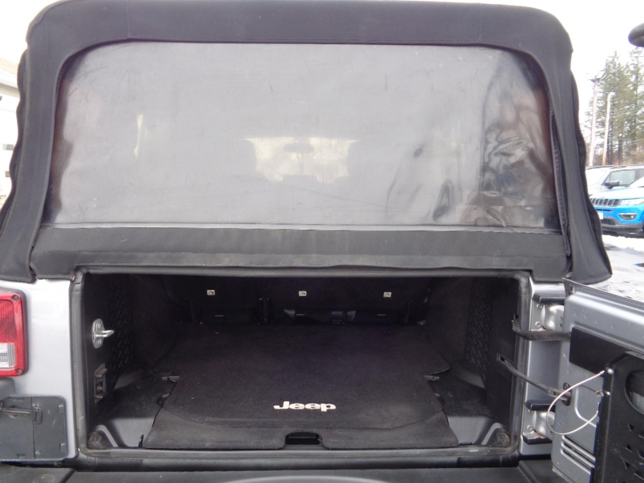 Jeep Wrangler Unlimited 4WD 4dr Sport 2016