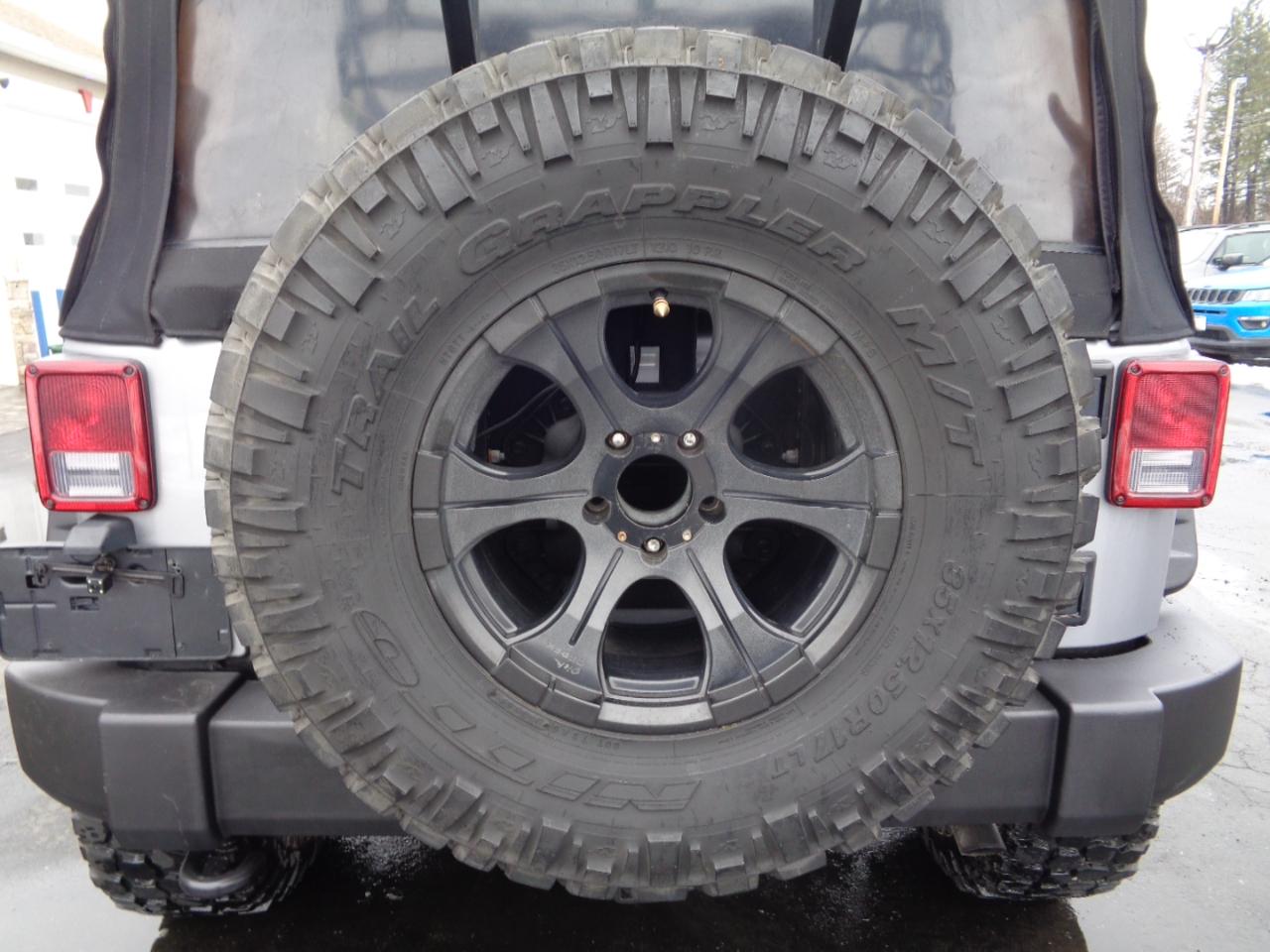 Jeep Wrangler Unlimited 4WD 4dr Sport 2016