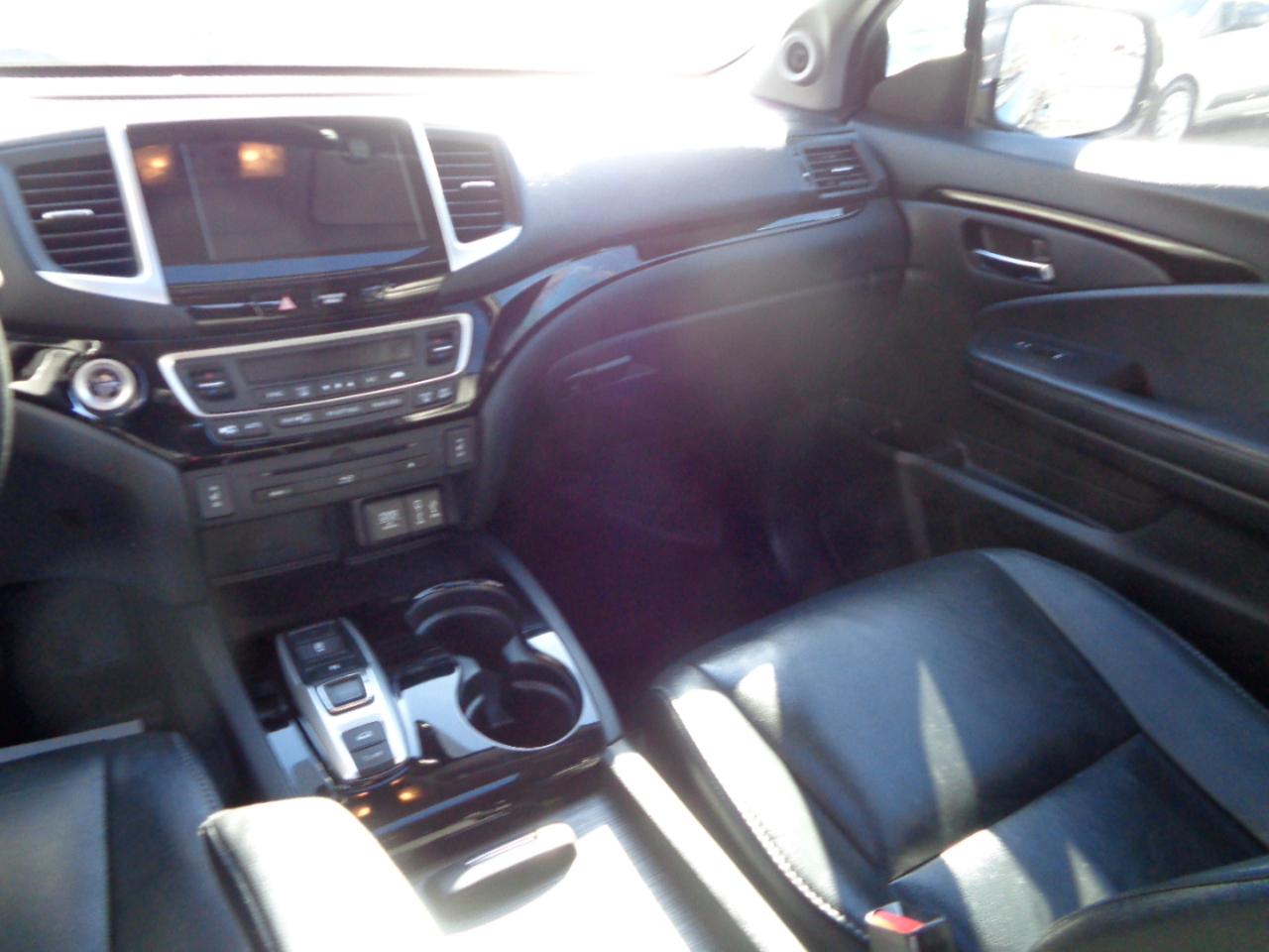 Honda Pilot Touring AWD 2017