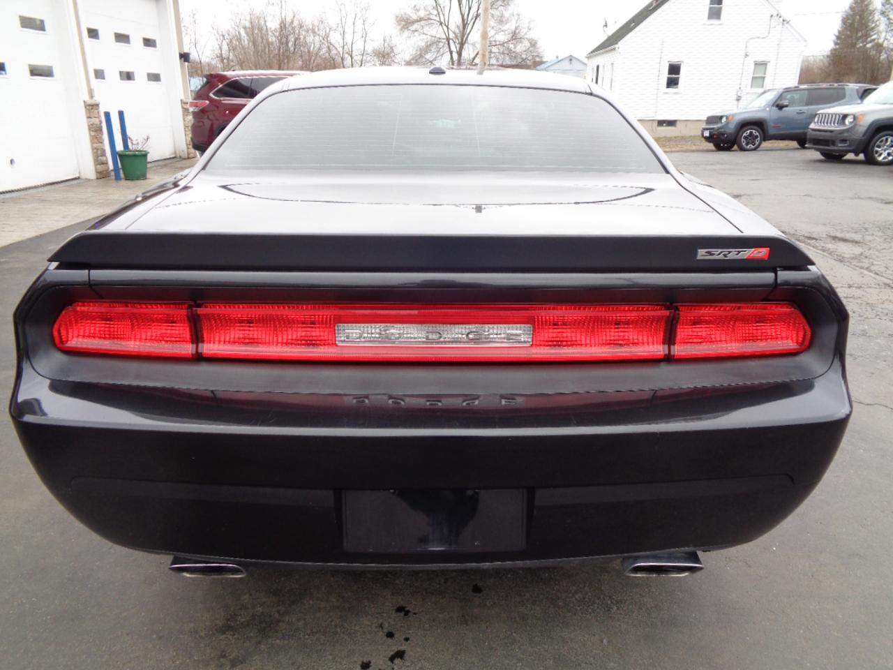 Dodge Challenger 2dr Cpe SRT8 2010