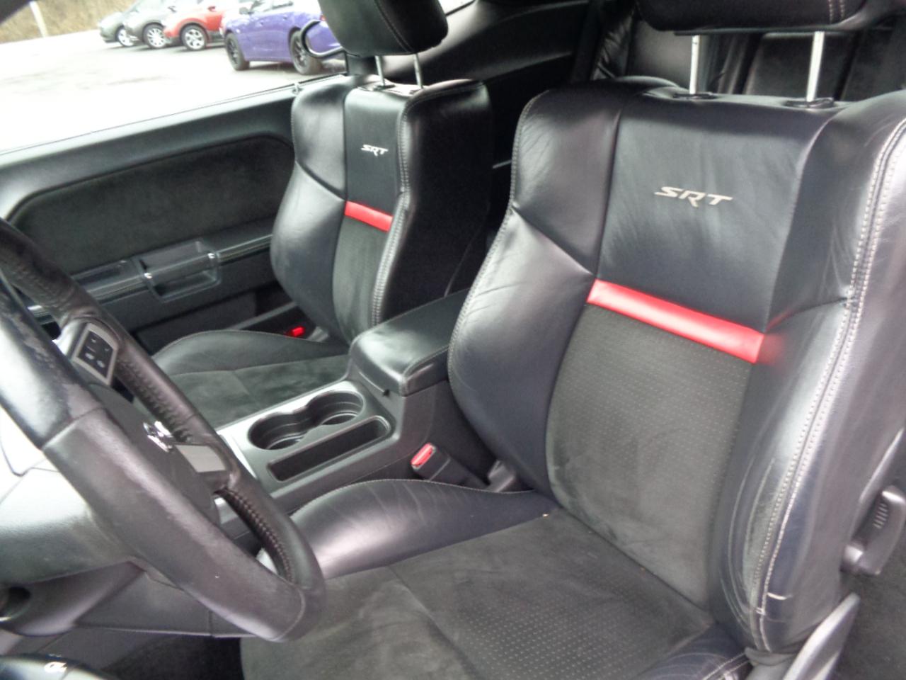 Dodge Challenger 2dr Cpe SRT8 2010