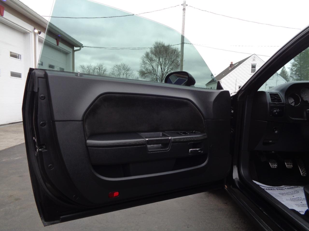 Dodge Challenger 2dr Cpe SRT8 2010