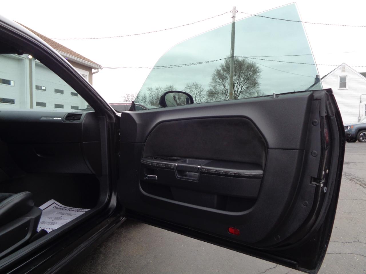 Dodge Challenger 2dr Cpe SRT8 2010