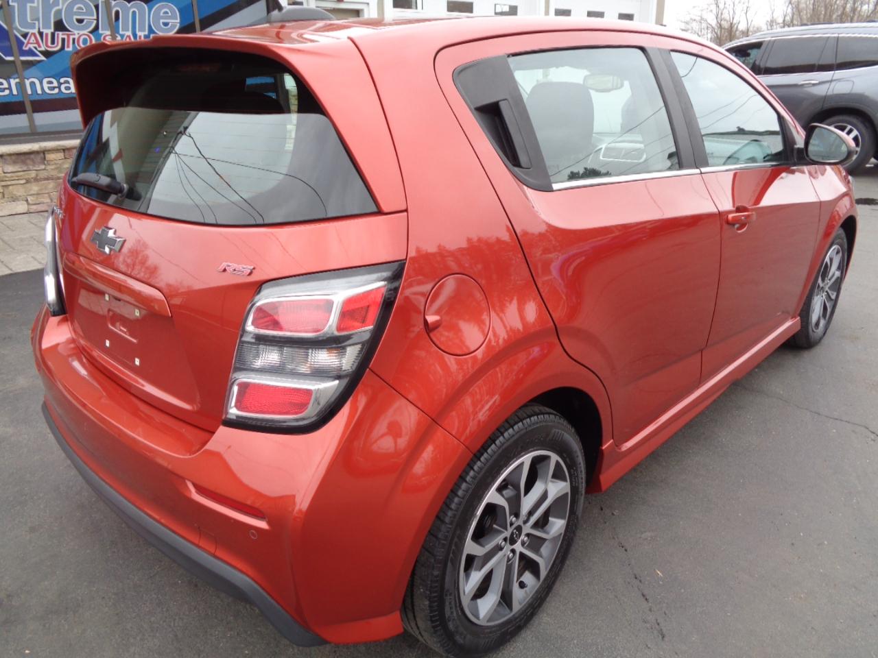 Chevrolet Sonic 5dr HB LT w/1SD 2020