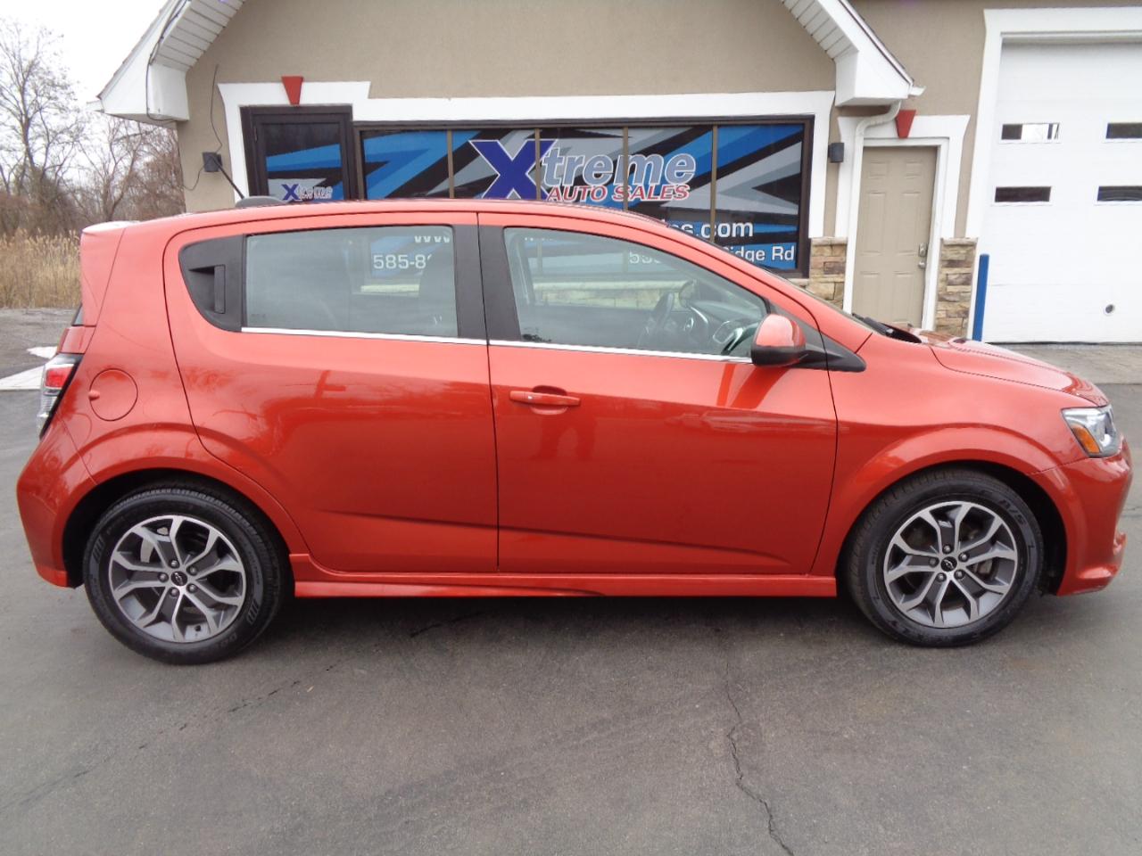 Chevrolet Sonic 5dr HB LT w/1SD 2020