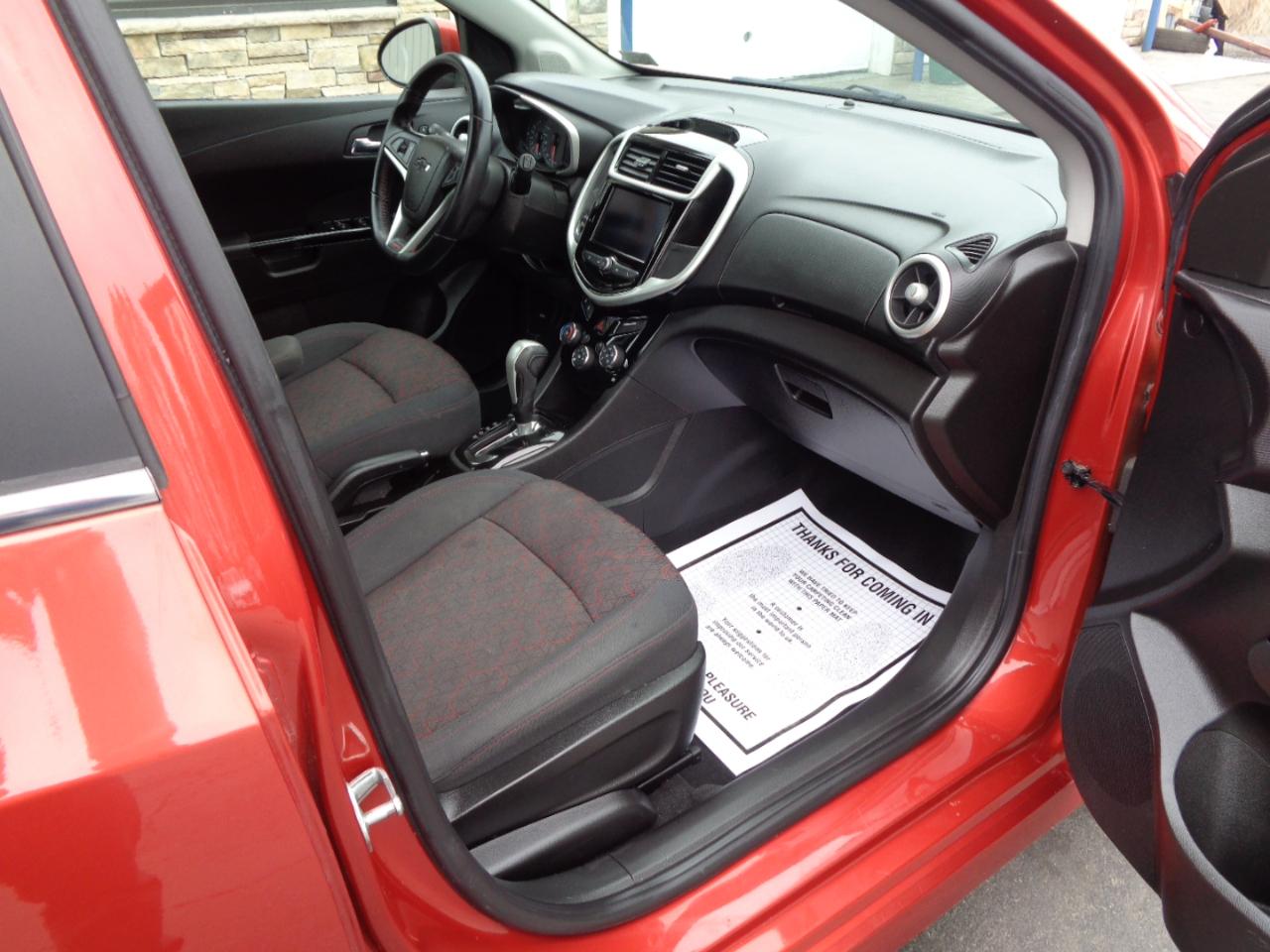 Chevrolet Sonic 5dr HB LT w/1SD 2020