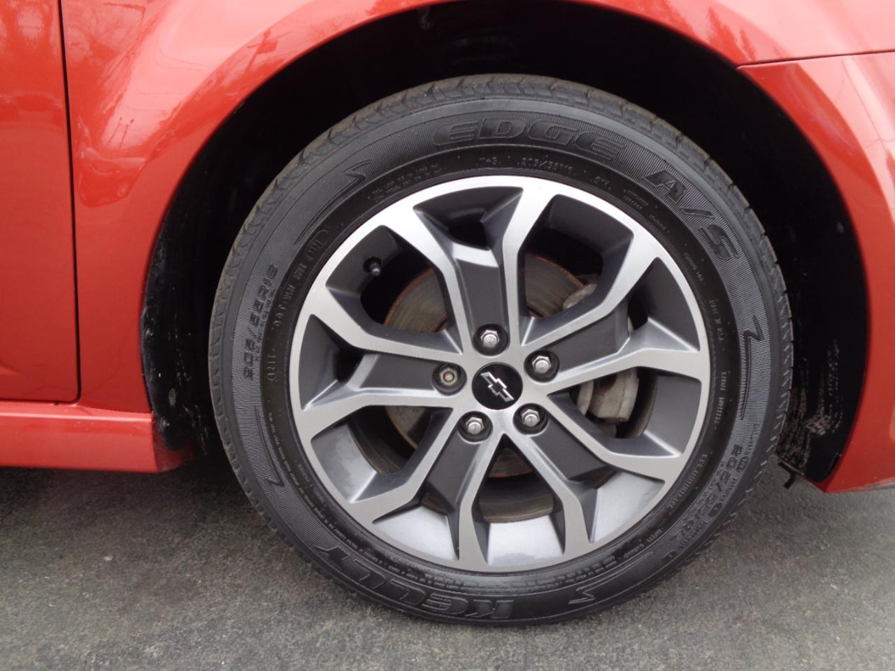 Chevrolet Sonic 5dr HB LT w/1SD 2020