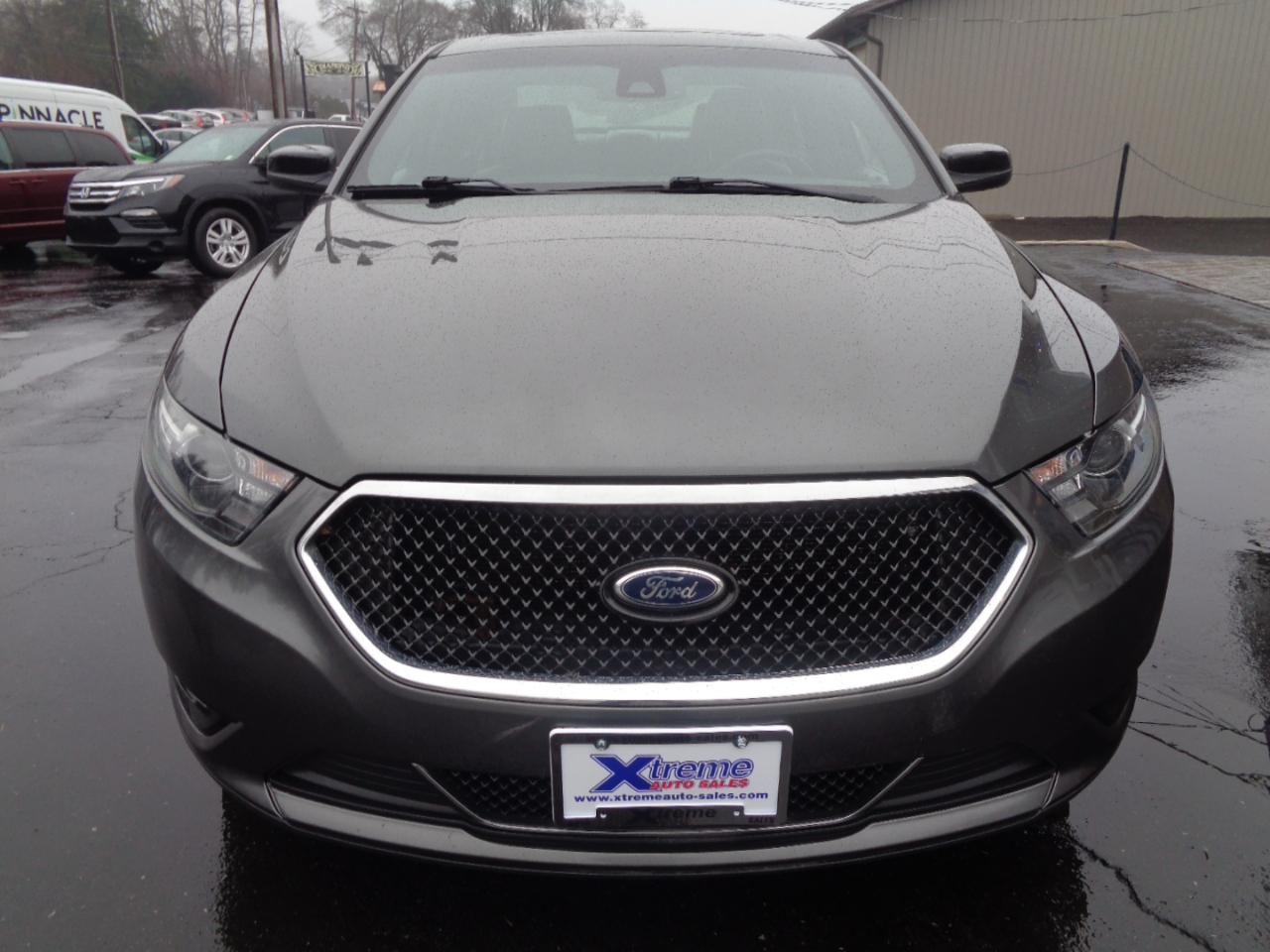 Ford Taurus 4dr Sdn SHO AWD 2015